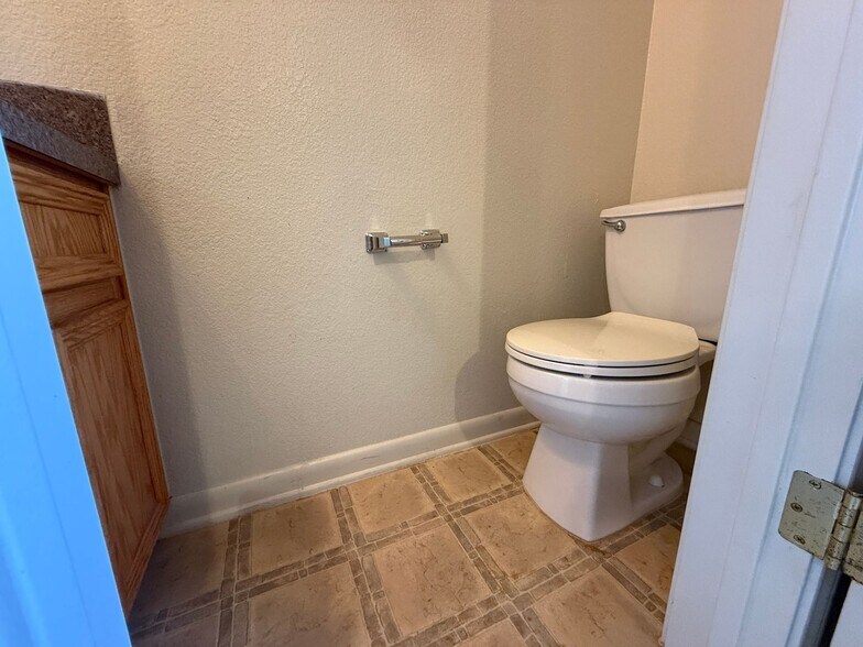 Building Photo - 1100 Lansberry Ct