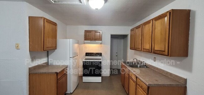 Building Photo - 1308 S 8th St