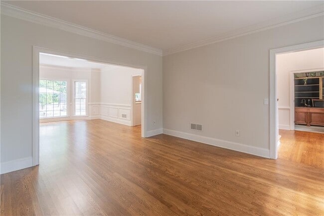 Building Photo - 530 Saddlebrook Dr