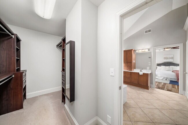 Building Photo - Move in before December 31st and get $100 OFF your rent for the first 3 months — PLUS a $250 Amaz...