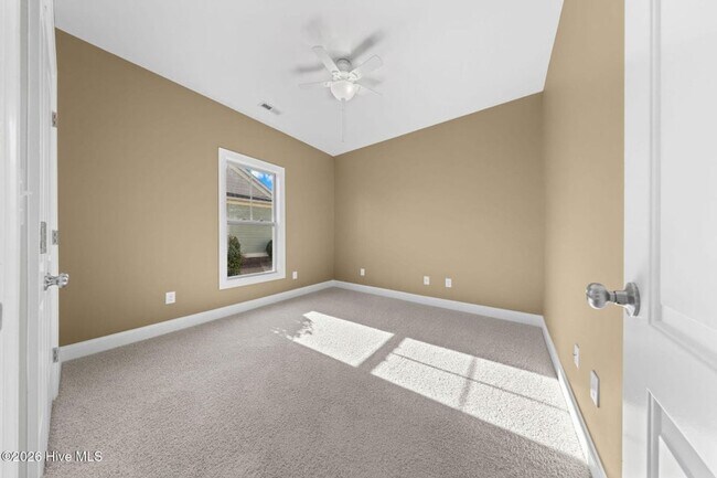 Building Photo - Beautiful 4 bedroom 3 bath home in Compass Pointe