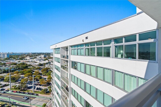 Building Photo - 7135 Collins Ave