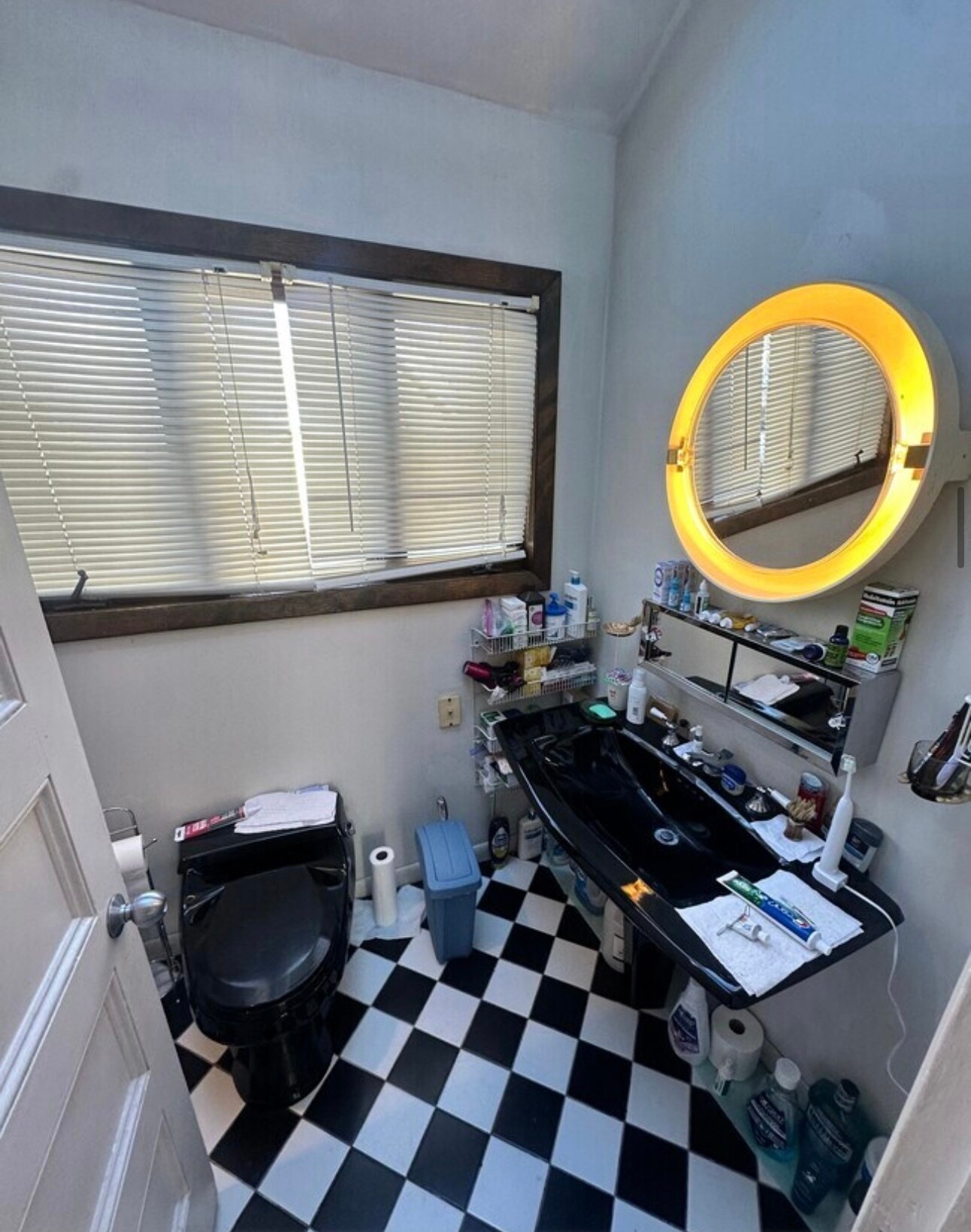 Building Photo - 147 Willow Ave