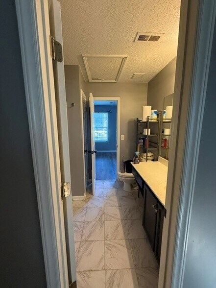 Building Photo - 225 Pawley Ave