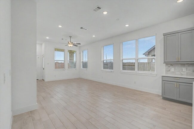 Building Photo - 21138 Garden Palm Dr