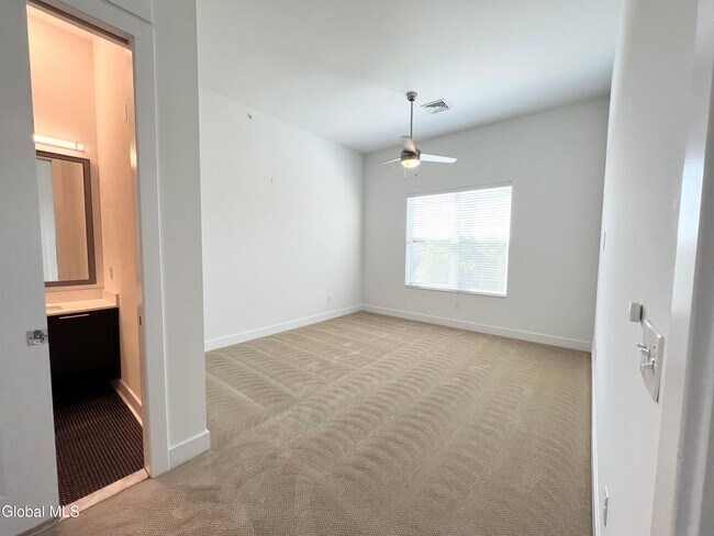 Building Photo - 25 Whistler Ct