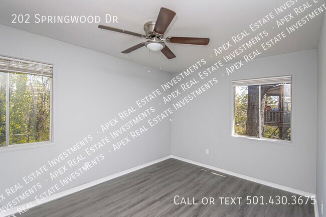 Building Photo - 202 Springwood Dr