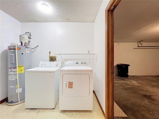 Building Photo - 4119 Waterview Loop