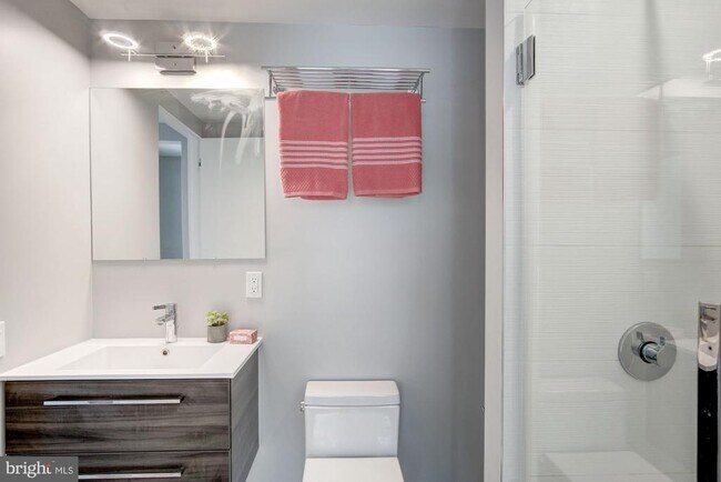 Building Photo - 2422 17th St NW