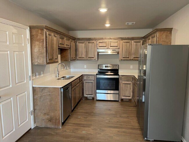 Building Photo - 500 off your move in before June 1st !  55...