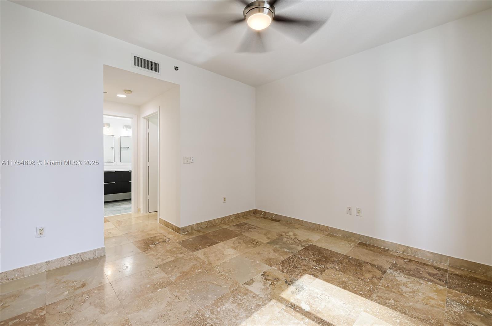 Building Photo - 1050 Brickell Ave