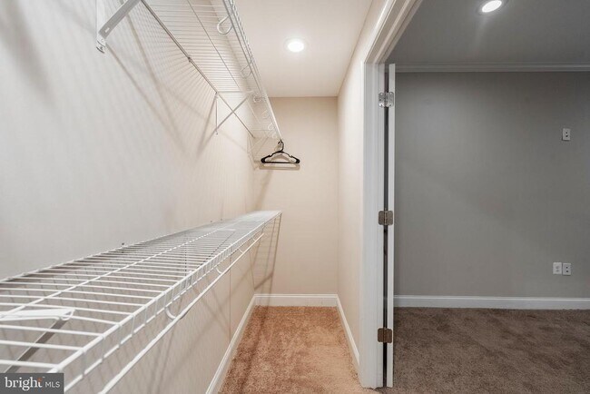 Building Photo - 9221 Clementine Ct