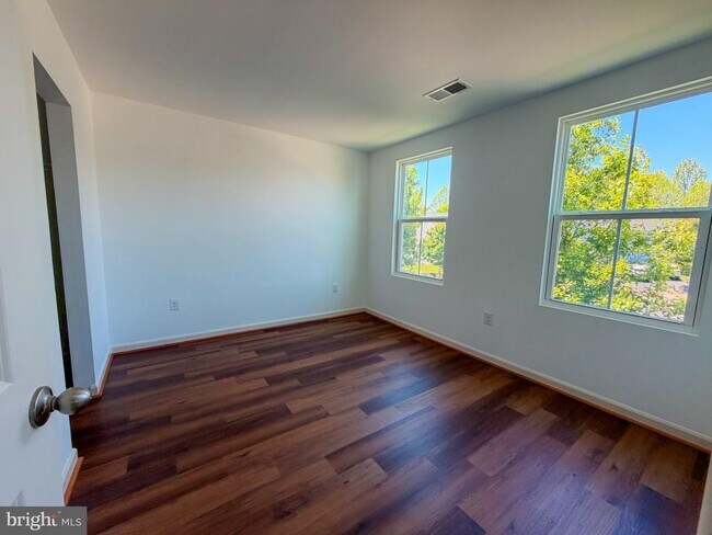 Building Photo - 18133 Scenic Creek Ln
