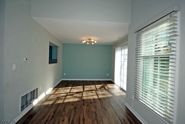 Building Photo - 374 Burdock Ct