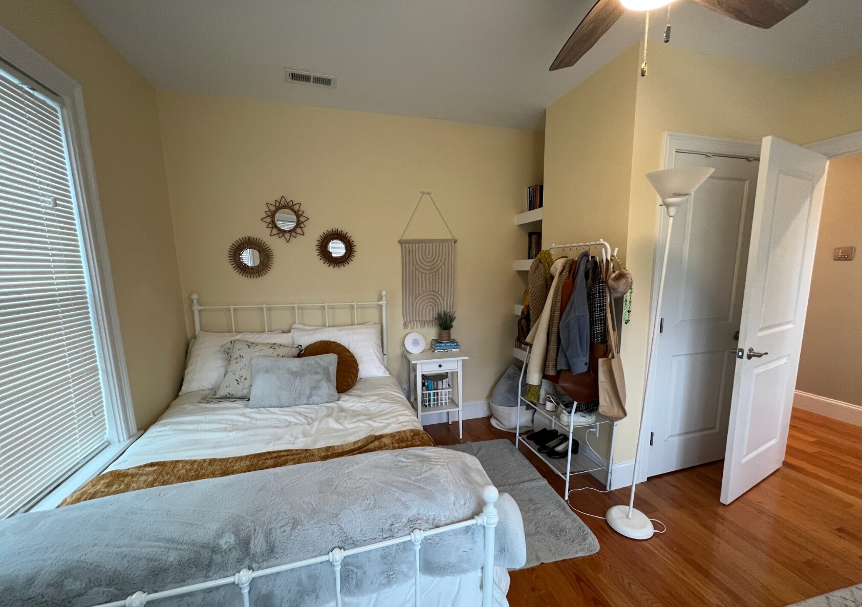 Building Photo - 118 Holland St