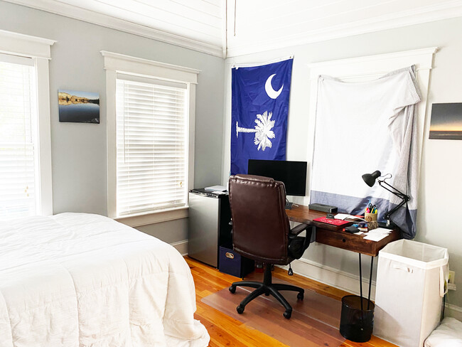 Upstairs Front Bedroom - 206 Calhoun St