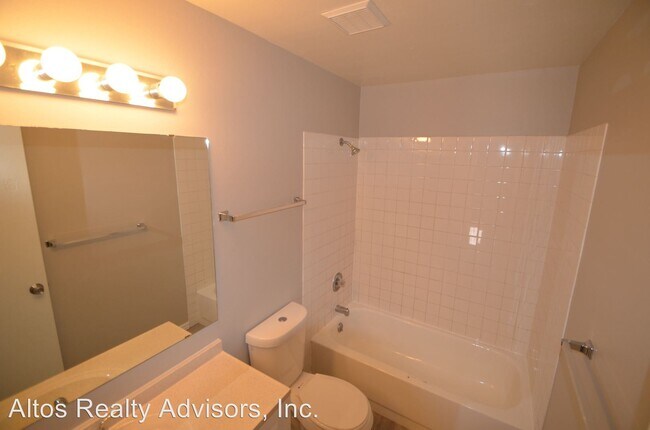 Building Photo - 16071-16099 E 16th Ave