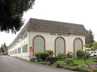 Building Photo - Royal Arms Villa