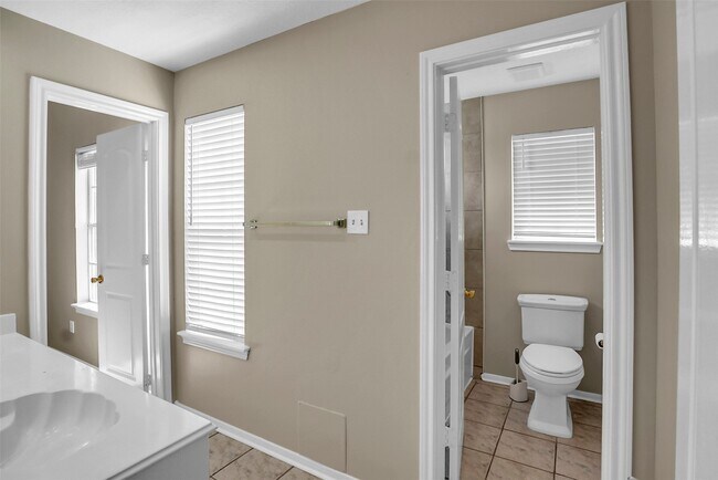 Building Photo - 4407 Magnolia Ln