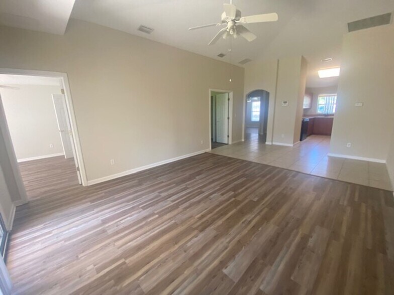 Building Photo - 1 Ryarbor Dr