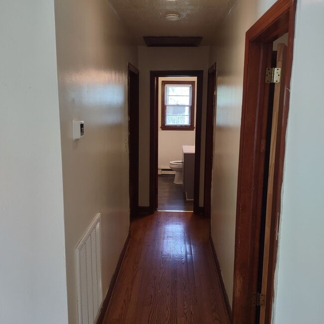 Building Photo - 3 Bedroom Home with Carport in Blacksburg