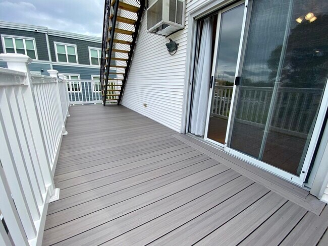 Building Photo - 21 Heldun St