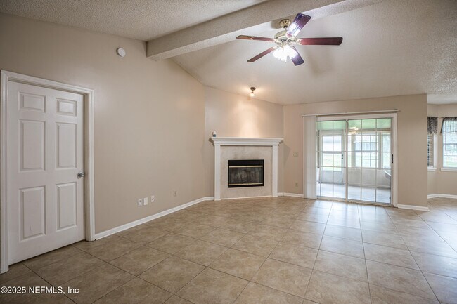 Building Photo - 2081 Magnus Ln