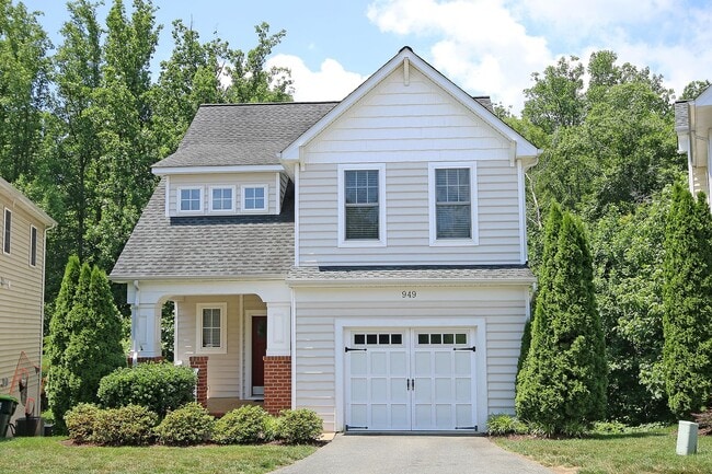 Building Photo - Dog-Friendly Brookwood Home Near UVA Medical Center & Downtown