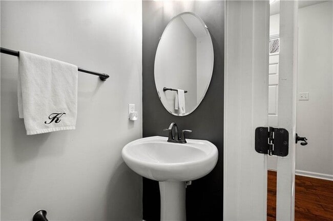 Building Photo - 294 Maple Ridge Dr