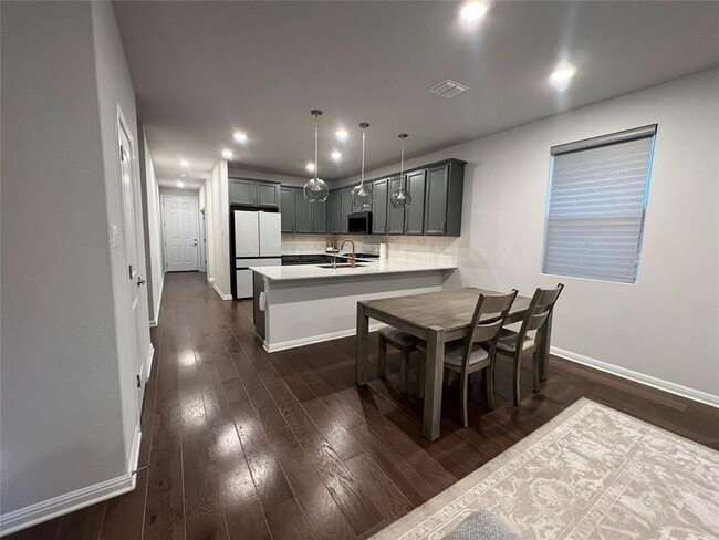 Building Photo - 107 Hornbill Dr