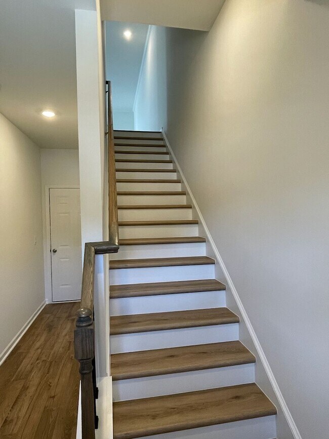 Building Photo - 6203 Honeybell Aly