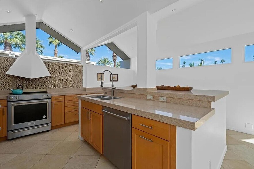 Building Photo - 193 W Merito Pl