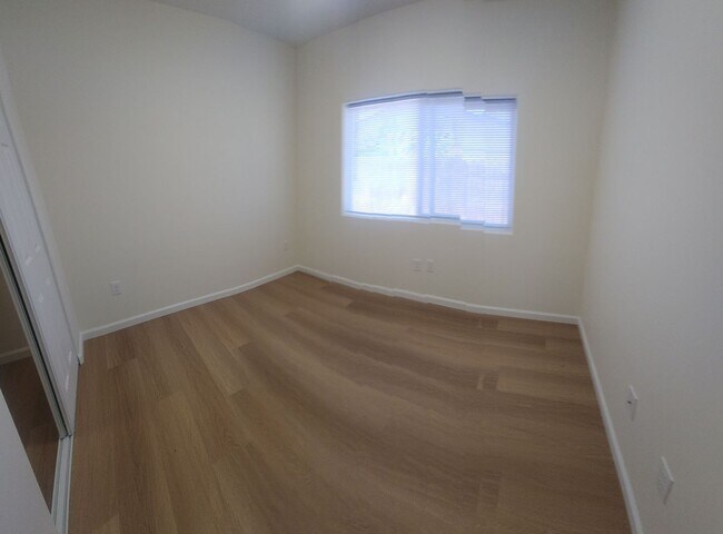 Building Photo - 556-556 Foothill Blvd