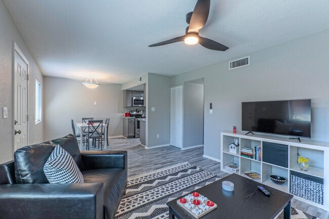 Building Photo - 3402 N 32nd St