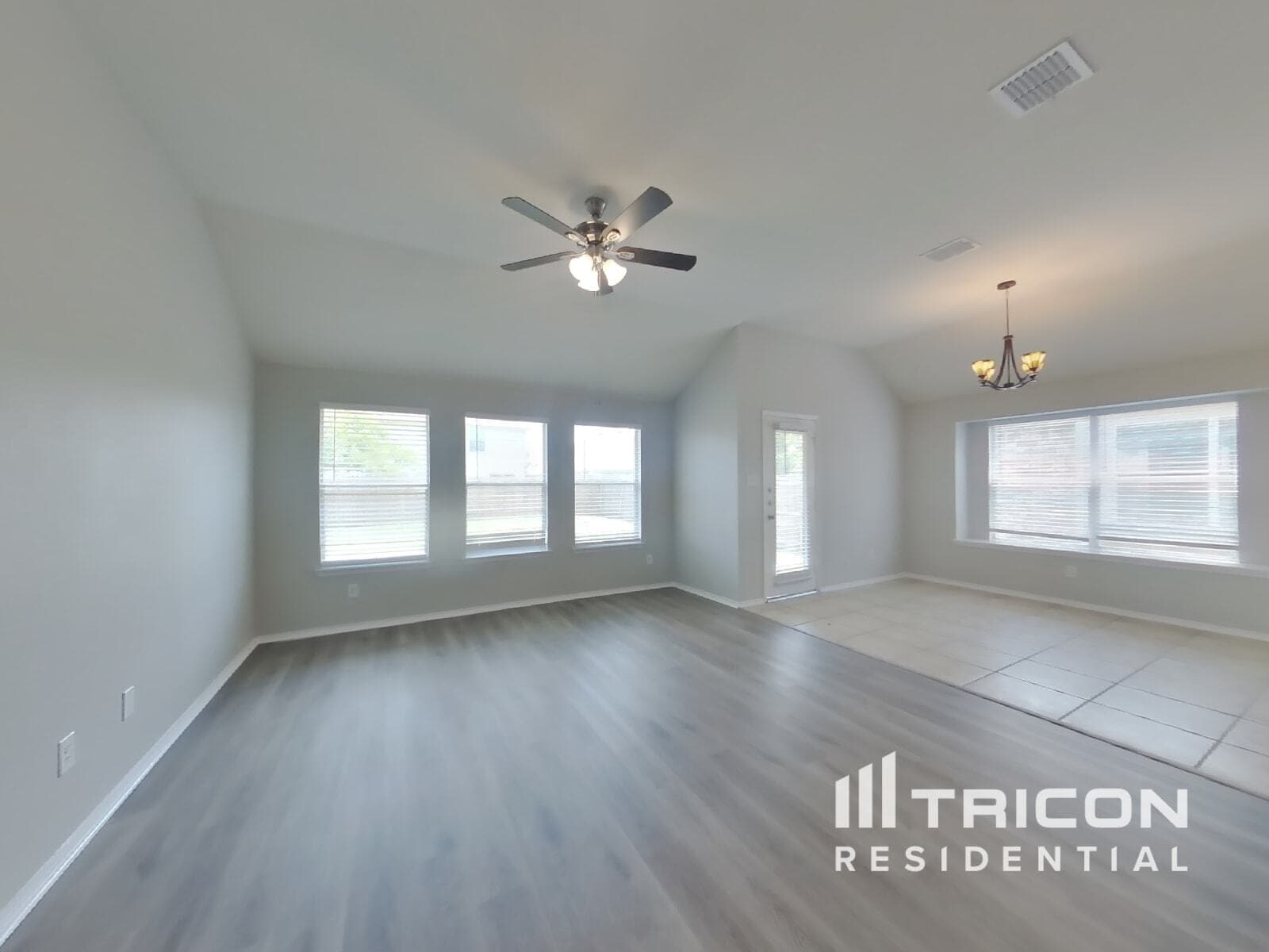 Building Photo - 2125 Bluebell Dr