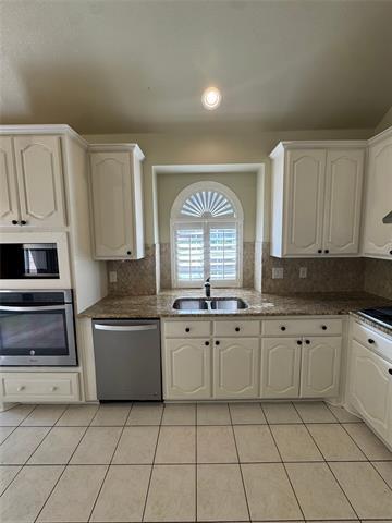 Building Photo - 3006 Upland Dr