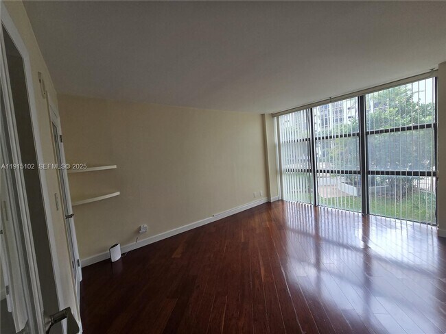 Building Photo - 17011 N Bay Rd