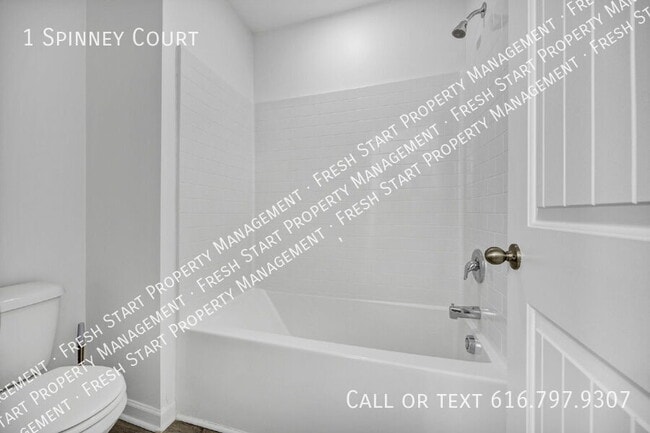 Building Photo - 1 Spinney Ct