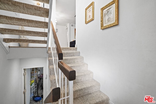 Building Photo - 5245 Coldwater Canyon Ave