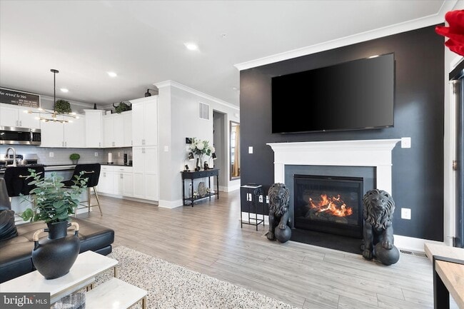 Building Photo - 5680 Lewis Carroll Dr