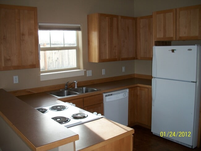Building Photo - 611 N 15th Ave