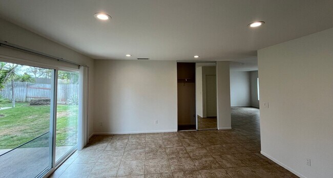 Building Photo - Perfect Home In A Cul De Sac ~ 3 Bedroom /...