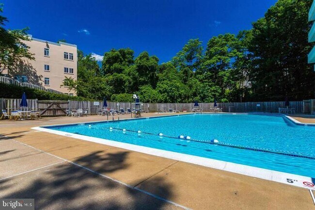 Building Photo - 6301 Stevenson Ave