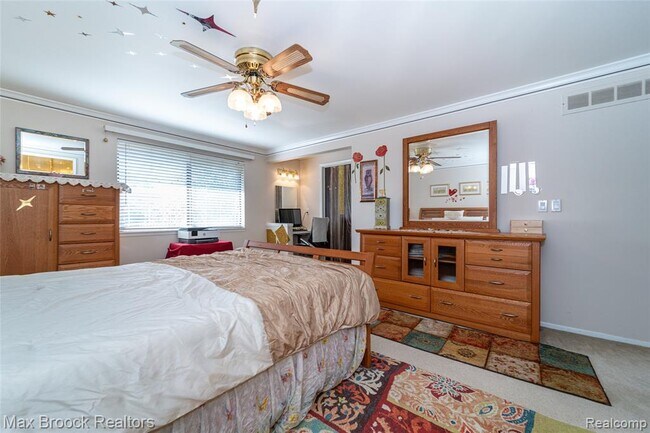 Building Photo - 862 Yorktown Ct