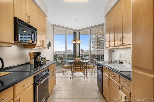 Building Photo - 3200 N Ocean Blvd