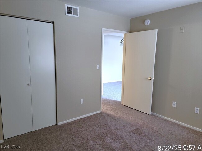 Building Photo - 7885 W Flamingo Rd