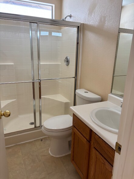 Building Photo - 5212 Del Rey Ave
