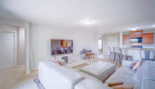 Building Photo - 30838 Water Lily Dr