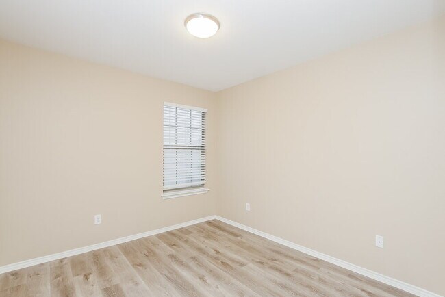 Building Photo - 13710 Merseyside Dr