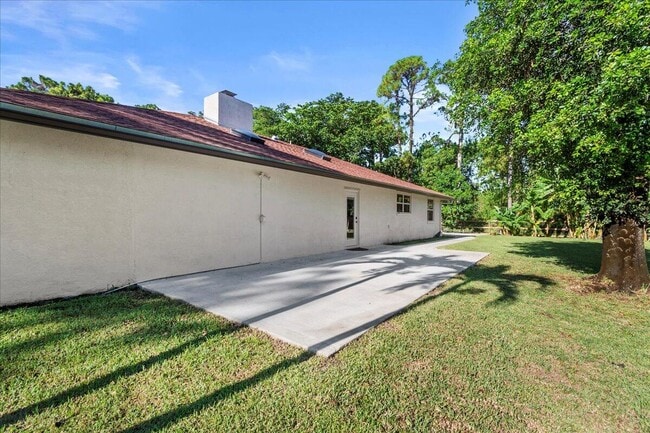 Building Photo - 11647 62nd Ln N
